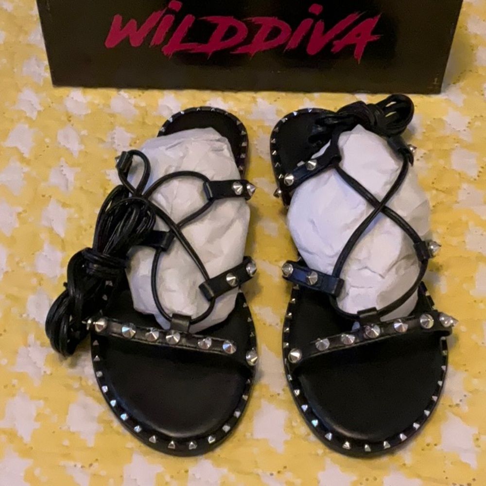 NIB Wild Diva Gladiator Black Sandals